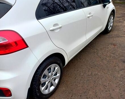 Білий Кіа Ріо, об'ємом двигуна 1.1 л та пробігом 52 тис. км за 10200 $, фото 2 на Automoto.ua