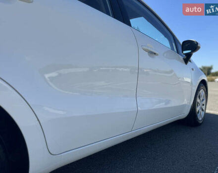 Киа Рио 2016 в Киеве на Automoto.ua Белый Киа Рио, объемом двигателя 1.4 л и пробегом 107 тыс. км за 9500 $, фото 29 на Automoto.ua