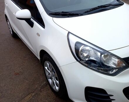 Білий Кіа Ріо, об'ємом двигуна 1.1 л та пробігом 52 тис. км за 10200 $, фото 4 на Automoto.ua