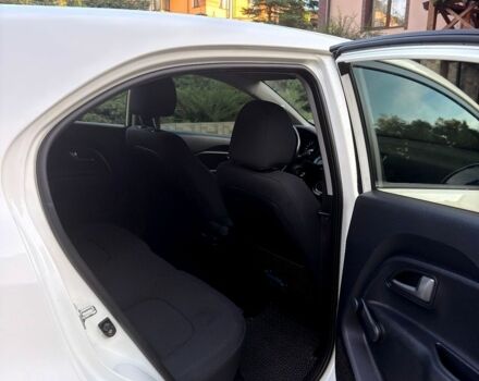 Білий Кіа Ріо, об'ємом двигуна 1.4 л та пробігом 136 тис. км за 11000 $, фото 8 на Automoto.ua