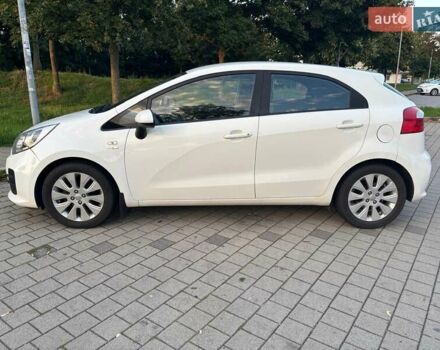 Білий Кіа Ріо, об'ємом двигуна 1.2 л та пробігом 124 тис. км за 8311 $, фото 3 на Automoto.ua