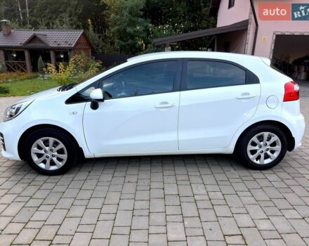 Білий Кіа Ріо, об'ємом двигуна 1.4 л та пробігом 136 тис. км за 11000 $, фото 20 на Automoto.ua