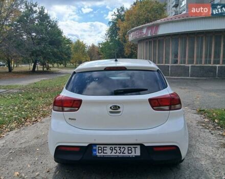 Білий Кіа Ріо, об'ємом двигуна 1.37 л та пробігом 25 тис. км за 13500 $, фото 4 на Automoto.ua