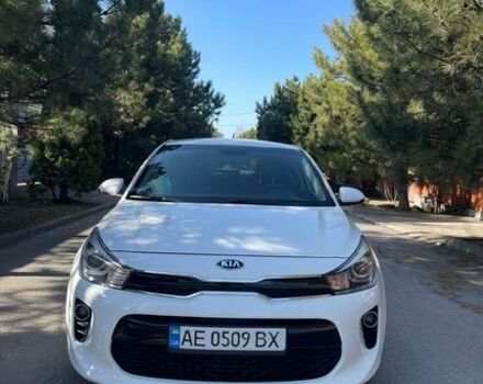 Белый Киа Рио, объемом двигателя 1.4 л и пробегом 193 тыс. км за 8000 $, фото 2 на Automoto.ua