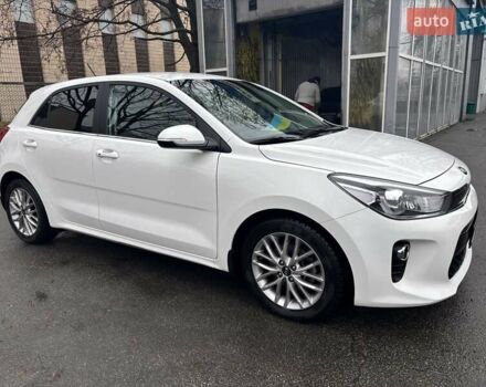 Белый Киа Рио, объемом двигателя 1.37 л и пробегом 40 тыс. км за 13990 $, фото 6 на Automoto.ua
