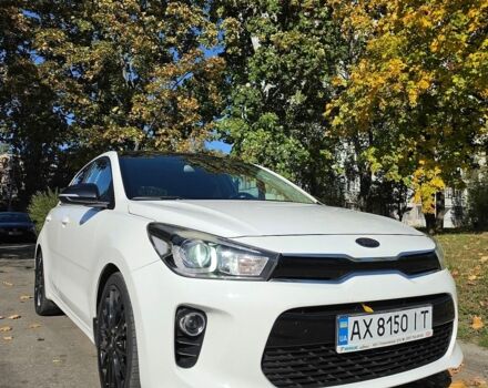 Білий Кіа Ріо, об'ємом двигуна 1.37 л та пробігом 105 тис. км за 13000 $, фото 1 на Automoto.ua