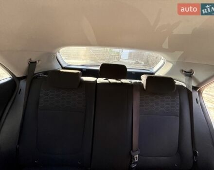 Белый Киа Рио, объемом двигателя 1.4 л и пробегом 138 тыс. км за 12000 $, фото 17 на Automoto.ua