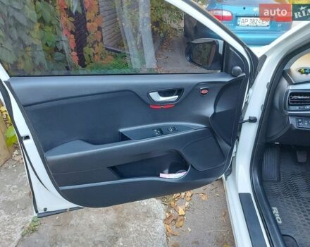 Белый Киа Рио, объемом двигателя 1.2 л и пробегом 13 тыс. км за 10999 $, фото 5 на Automoto.ua