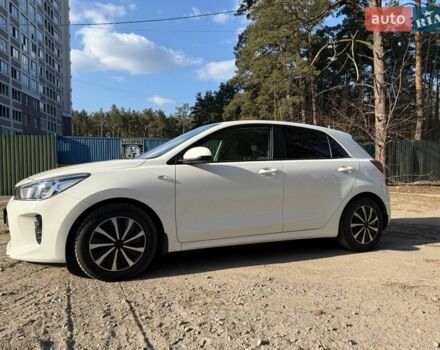 Белый Киа Рио, объемом двигателя 1.4 л и пробегом 138 тыс. км за 12000 $, фото 4 на Automoto.ua