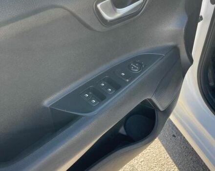 Белый Киа Рио, объемом двигателя 1.4 л и пробегом 193 тыс. км за 8000 $, фото 8 на Automoto.ua