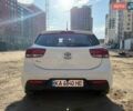 Белый Киа Рио, объемом двигателя 1.4 л и пробегом 138 тыс. км за 12000 $, фото 2 на Automoto.ua