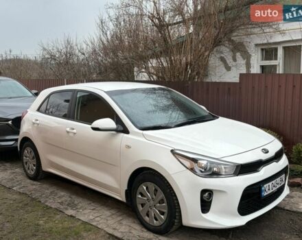 Белый Киа Рио, объемом двигателя 1.37 л и пробегом 98 тыс. км за 13500 $, фото 1 на Automoto.ua