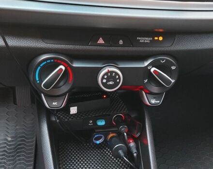 Білий Кіа Ріо, об'ємом двигуна 1.2 л та пробігом 136 тис. км за 9999 $, фото 8 на Automoto.ua