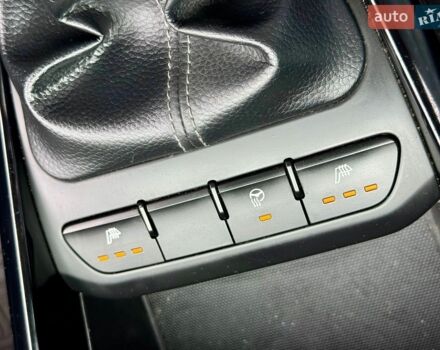 Білий Кіа Ріо, об'ємом двигуна 1.25 л та пробігом 69 тис. км за 9900 $, фото 16 на Automoto.ua