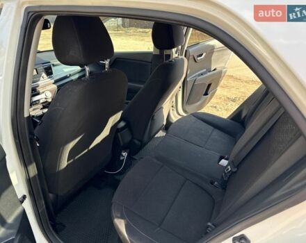 Белый Киа Рио, объемом двигателя 1.4 л и пробегом 138 тыс. км за 12000 $, фото 11 на Automoto.ua