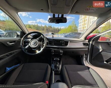 Белый Киа Рио, объемом двигателя 1.37 л и пробегом 150 тыс. км за 11000 $, фото 12 на Automoto.ua