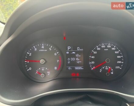 Белый Киа Рио, объемом двигателя 1.37 л и пробегом 98 тыс. км за 13500 $, фото 18 на Automoto.ua