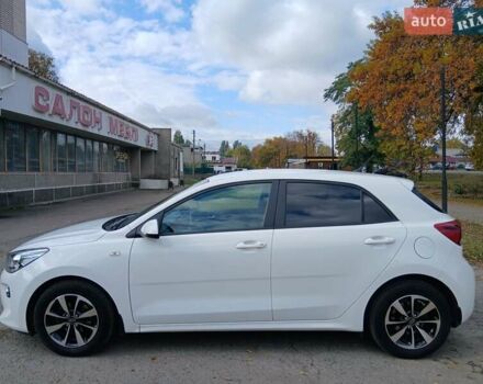 Білий Кіа Ріо, об'ємом двигуна 1.37 л та пробігом 25 тис. км за 13500 $, фото 1 на Automoto.ua