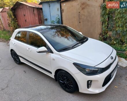Білий Кіа Ріо, об'ємом двигуна 1.2 л та пробігом 136 тис. км за 9999 $, фото 2 на Automoto.ua
