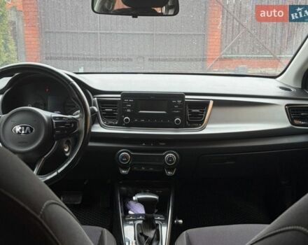 Белый Киа Рио, объемом двигателя 1.37 л и пробегом 98 тыс. км за 15000 $, фото 13 на Automoto.ua