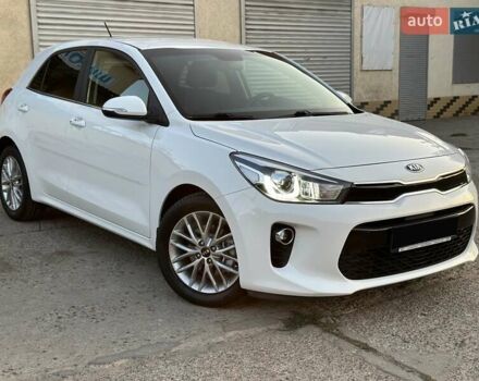 Белый Киа Рио, объемом двигателя 1.37 л и пробегом 55 тыс. км за 12900 $, фото 2 на Automoto.ua