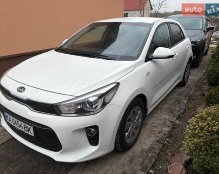 Белый Киа Рио, объемом двигателя 1.37 л и пробегом 98 тыс. км за 13500 $, фото 2 на Automoto.ua