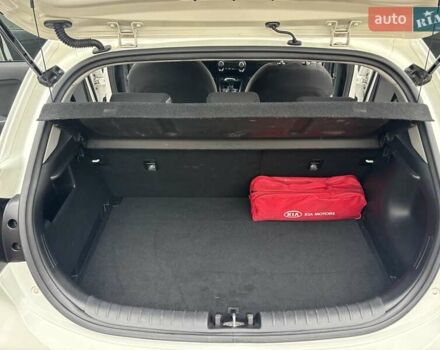 Белый Киа Рио, объемом двигателя 1.37 л и пробегом 40 тыс. км за 13990 $, фото 12 на Automoto.ua