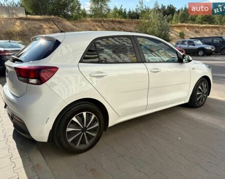 Белый Киа Рио, объемом двигателя 1.37 л и пробегом 150 тыс. км за 11000 $, фото 8 на Automoto.ua