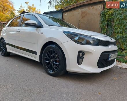 Білий Кіа Ріо, об'ємом двигуна 1.2 л та пробігом 136 тис. км за 9999 $, фото 3 на Automoto.ua