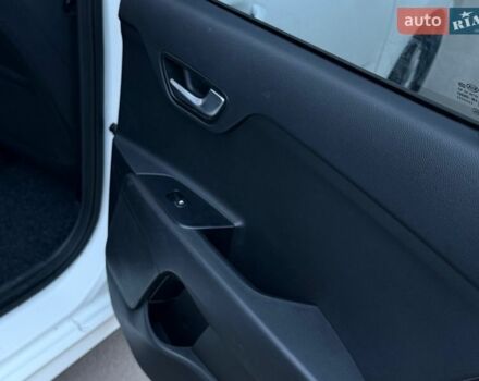 Белый Киа Рио, объемом двигателя 1.4 л и пробегом 89 тыс. км за 13500 $, фото 31 на Automoto.ua
