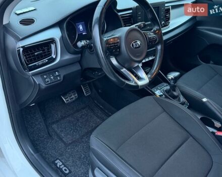Білий Кіа Ріо, об'ємом двигуна 1.4 л та пробігом 89 тис. км за 13400 $, фото 21 на Automoto.ua