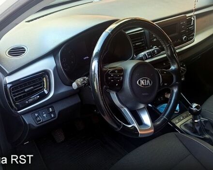Белый Киа Рио, объемом двигателя 1.2 л и пробегом 64 тыс. км за 13250 $, фото 4 на Automoto.ua