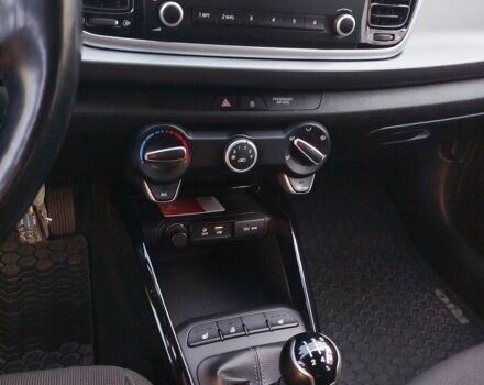 Білий Кіа Ріо, об'ємом двигуна 1.25 л та пробігом 90 тис. км за 10501 $, фото 6 на Automoto.ua