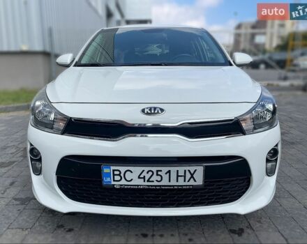 Белый Киа Рио, объемом двигателя 1.25 л и пробегом 46 тыс. км за 10000 $, фото 3 на Automoto.ua