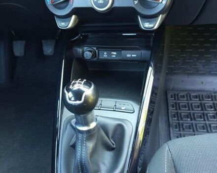 Білий Кіа Ріо, об'ємом двигуна 1.25 л та пробігом 7 тис. км за 10950 $, фото 11 на Automoto.ua