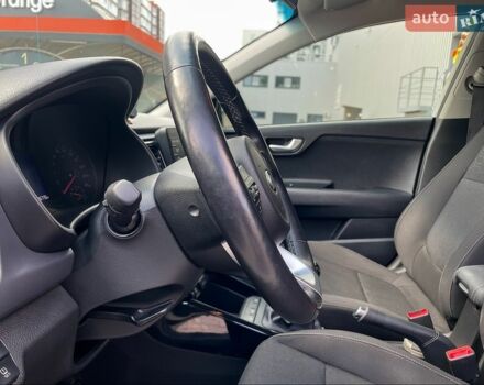 Белый Киа Рио, объемом двигателя 1.25 л и пробегом 46 тыс. км за 10000 $, фото 39 на Automoto.ua