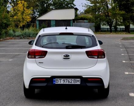 Білий Кіа Ріо, об'ємом двигуна 1.2 л та пробігом 91 тис. км за 8424 $, фото 4 на Automoto.ua
