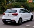 Білий Кіа Ріо, об'ємом двигуна 1.25 л та пробігом 91 тис. км за 8500 $, фото 5 на Automoto.ua