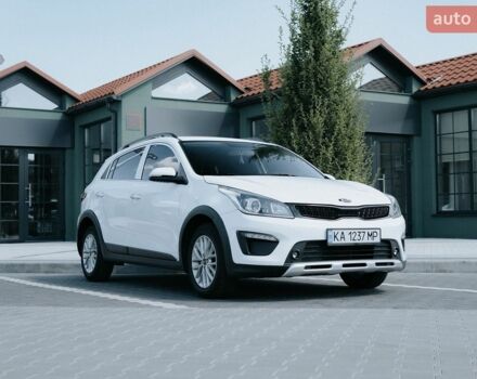 Белый Киа Рио, объемом двигателя 1.59 л и пробегом 70 тыс. км за 15000 $, фото 3 на Automoto.ua