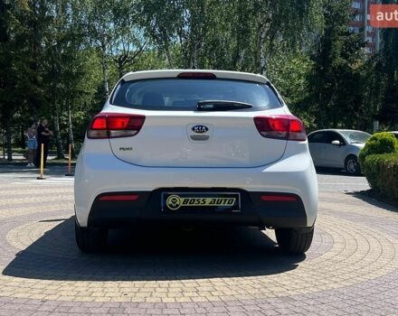 Белый Киа Рио, объемом двигателя 1.25 л и пробегом 64 тыс. км за 13500 $, фото 5 на Automoto.ua