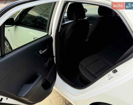 Белый Киа Рио, объемом двигателя 1.2 л и пробегом 37 тыс. км за 11900 $, фото 28 на Automoto.ua