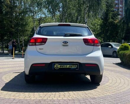 Белый Киа Рио, объемом двигателя 1.2 л и пробегом 64 тыс. км за 13599 $, фото 5 на Automoto.ua