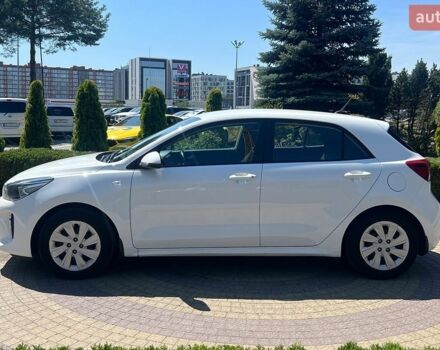 Белый Киа Рио, объемом двигателя 1.25 л и пробегом 64 тыс. км за 13500 $, фото 3 на Automoto.ua