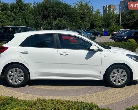 Белый Киа Рио, объемом двигателя 1.25 л и пробегом 64 тыс. км за 13500 $, фото 7 на Automoto.ua