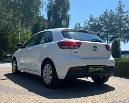Белый Киа Рио, объемом двигателя 1.2 л и пробегом 64 тыс. км за 13599 $, фото 4 на Automoto.ua