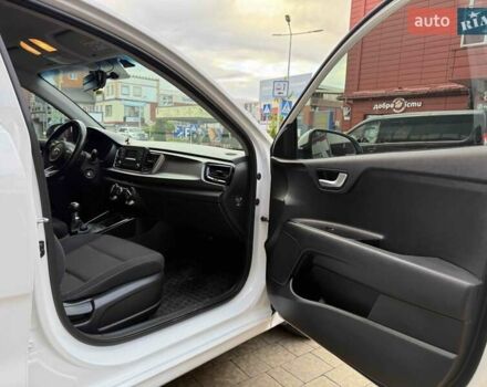 Белый Киа Рио, объемом двигателя 1.2 л и пробегом 37 тыс. км за 11900 $, фото 33 на Automoto.ua