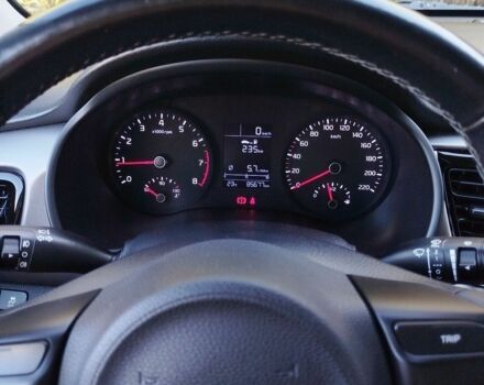 Білий Кіа Ріо, об'ємом двигуна 1.25 л та пробігом 90 тис. км за 10501 $, фото 5 на Automoto.ua