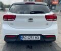 Белый Киа Рио, объемом двигателя 1.25 л и пробегом 46 тыс. км за 10000 $, фото 7 на Automoto.ua