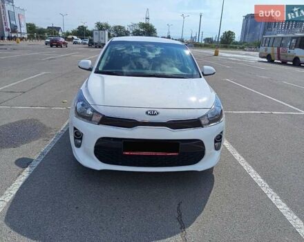 Білий Кіа Ріо, об'ємом двигуна 1.25 л та пробігом 7 тис. км за 10950 $, фото 8 на Automoto.ua