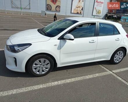 Білий Кіа Ріо, об'ємом двигуна 1.25 л та пробігом 7 тис. км за 10950 $, фото 4 на Automoto.ua
